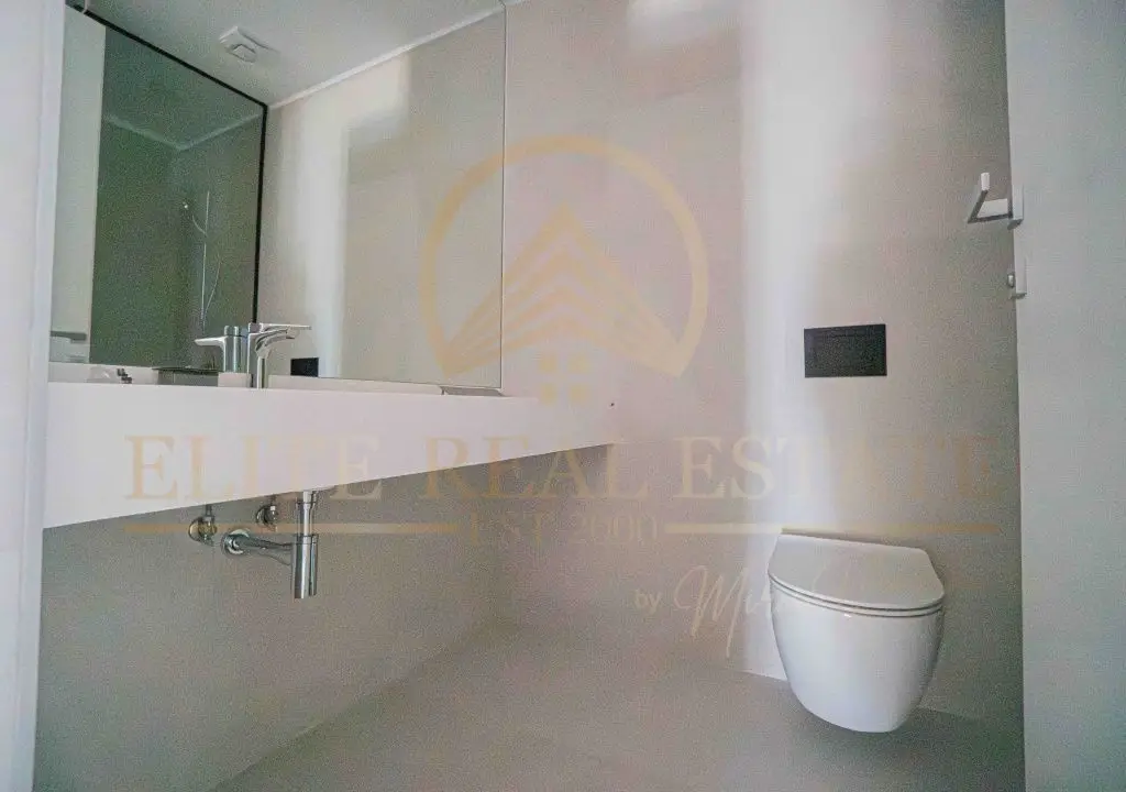 Stațiunea Mamaia – Vânzare apartament cu 4 camere, 3 bai cu vedere la mare.