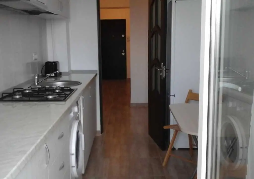 Proprietar -Vând apartament spațios la mare