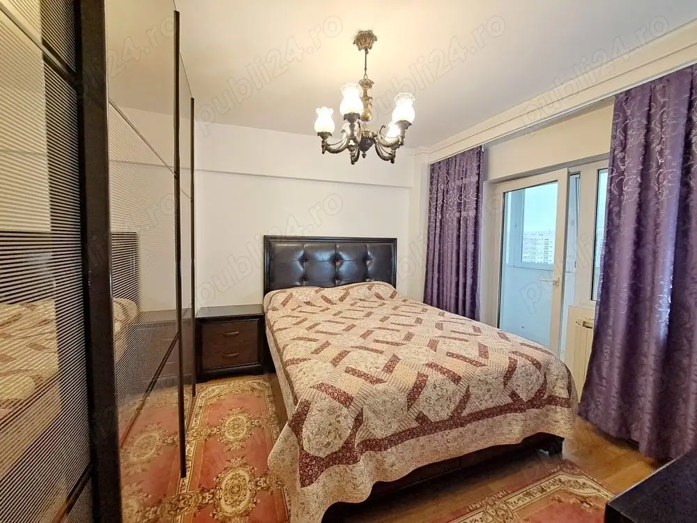 Vand Apartament spatios cu 4 camere de vanzare pe Bdul Decebal