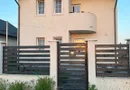 Sau/închiriez casa P+1E capătul Comunei Berceni Mănăstirea Sf. Treime
