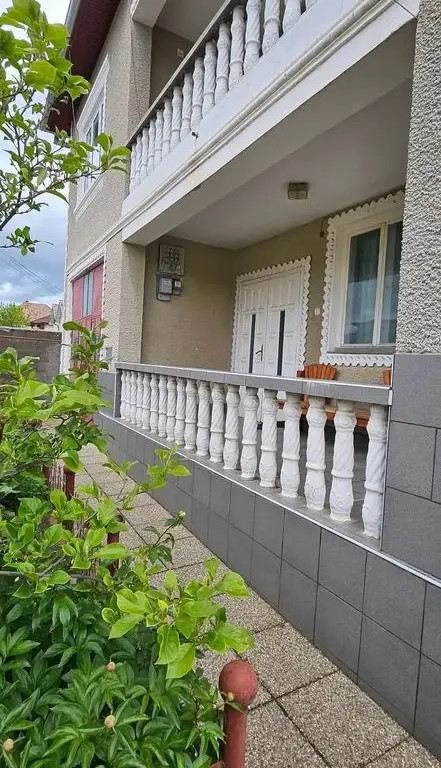 Casă de vânzare