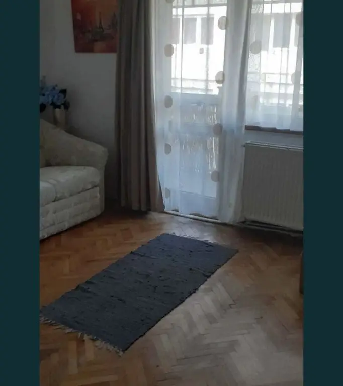 De vanzare apartament cu 3 camere