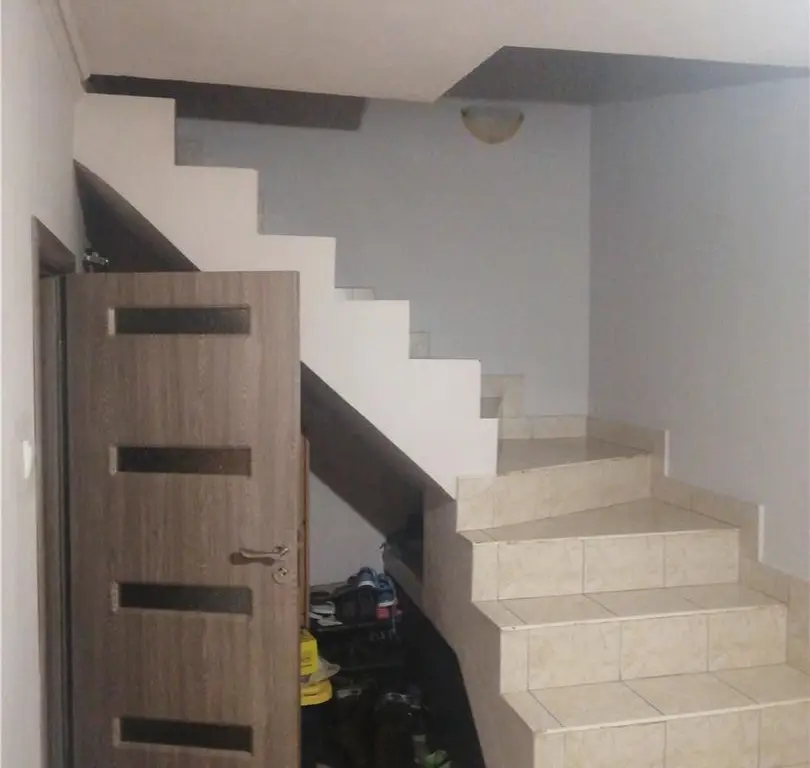BRASADAS vinde casa din cărămidă cu 2 cam. zona Baritiu.