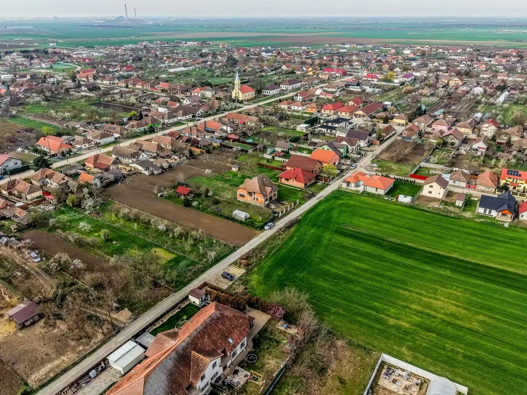 PRET NOU! Casă 6 camere - la roșu - Zimandcuz, Arad – COMISION 0