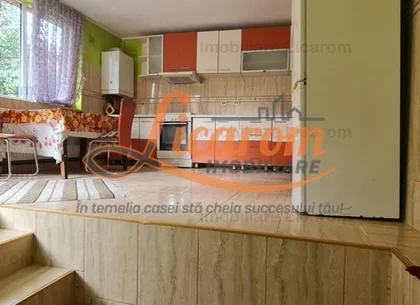 Casa individuala cu 2 apartamente, 6 camere,teren 403 mp,ASTRA.