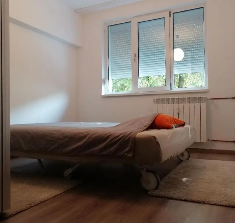 Apartament 4 camere decomandat Pacii-Gorjului-Apusului-Uverturii, COMPLEX COMERCIAL APUSULUI