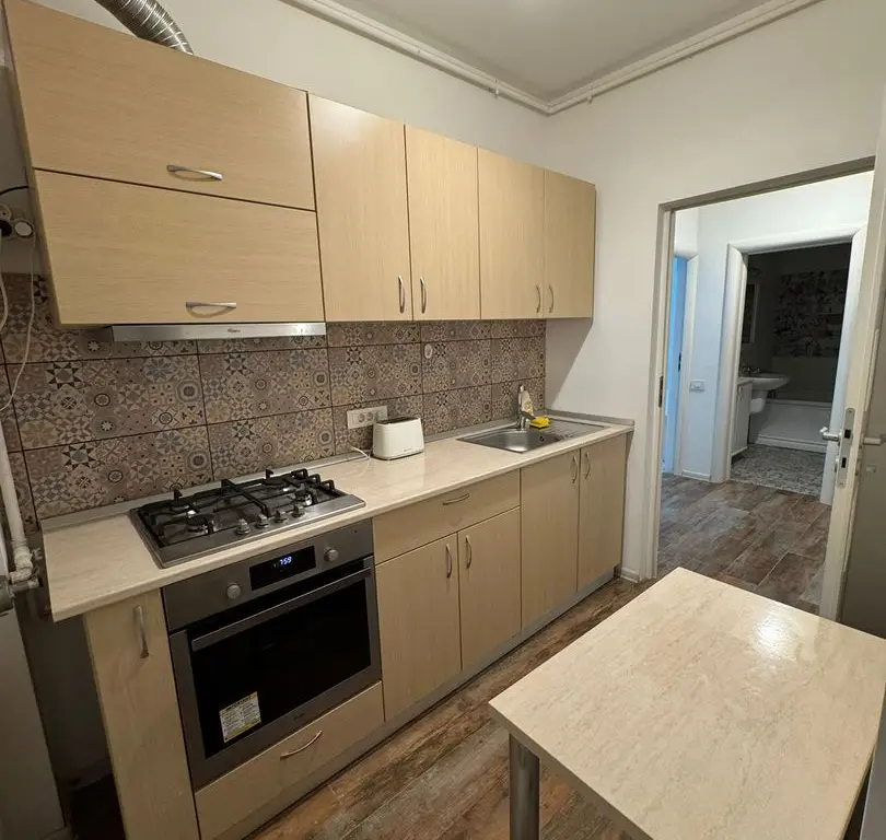 Ap 2 cam Militari Residence cu parcare inclusa