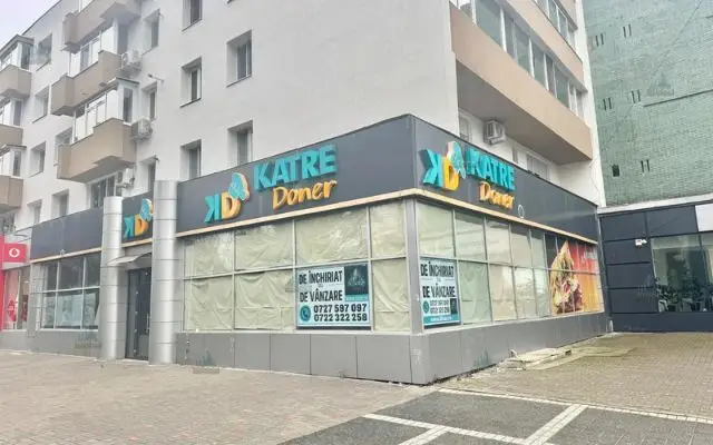 Spațiu comercial ultracentral – 26 ml vitrină, lângă Turn