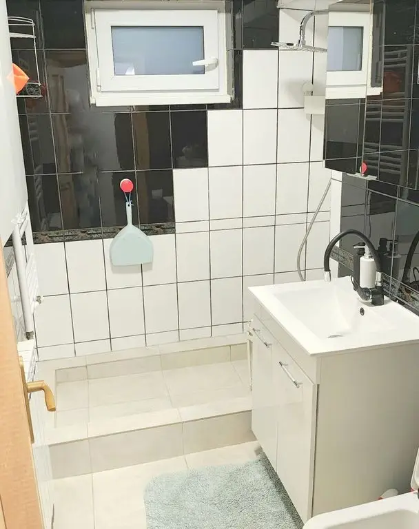 Apartament de închiriat cu 3 camere - cartier Tiglina 2