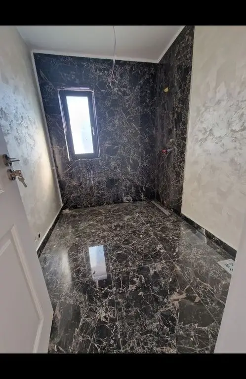 Ag BRASADAS vinde Casa P+1 in MIROSLAVA.
