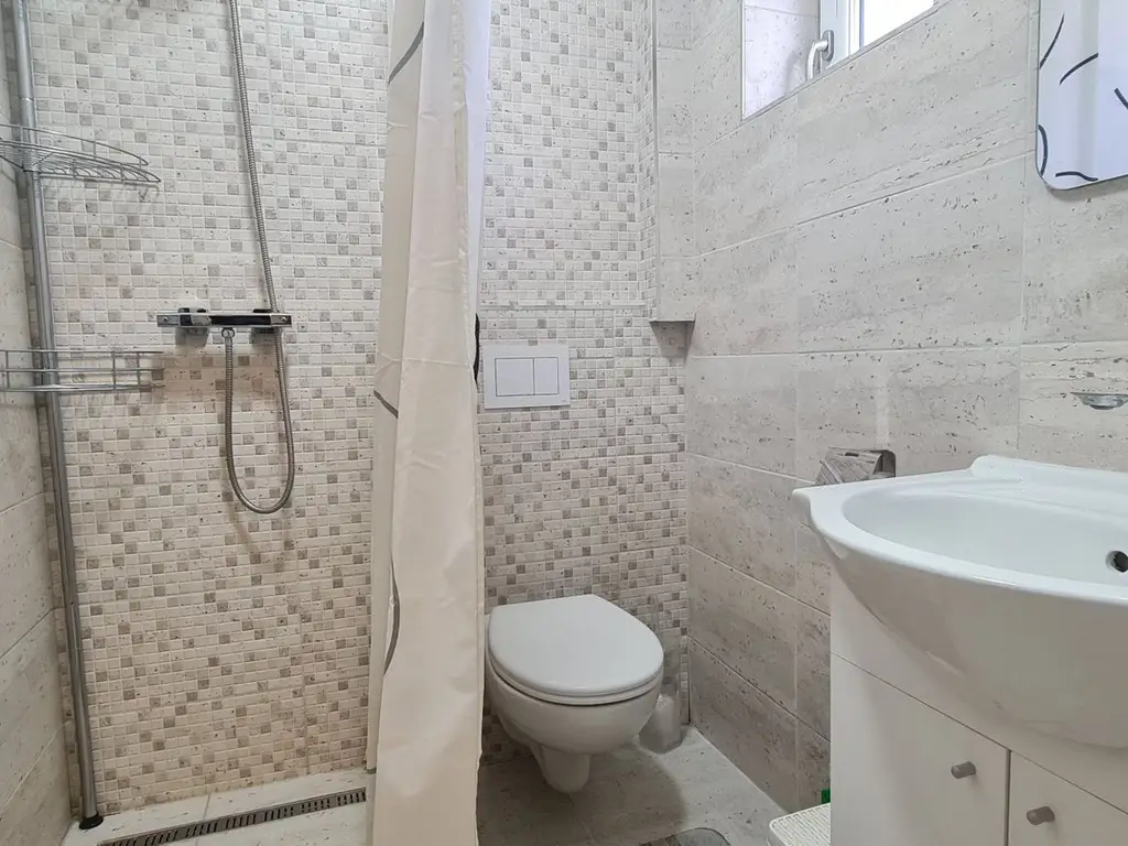 Casa 4 camere semimobilata in Cartier Izvor Tarlungeni Brasov