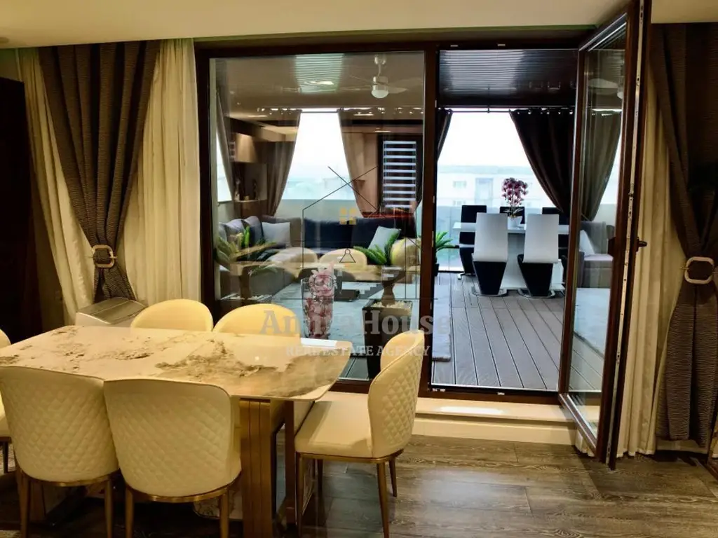 Apartament 3 camere tip Penthouse, 80 mp, 30 mp terasa, boxa, 2 parcari, Marasti