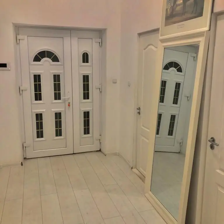 BRASADAS vinde ap 3 cam PARTER INALT zona ULTRACENTRALA.