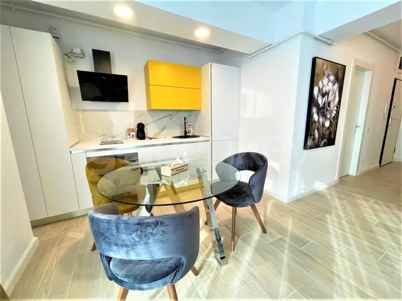 Proprietar vând Apartament 2 camere lângă plaja
