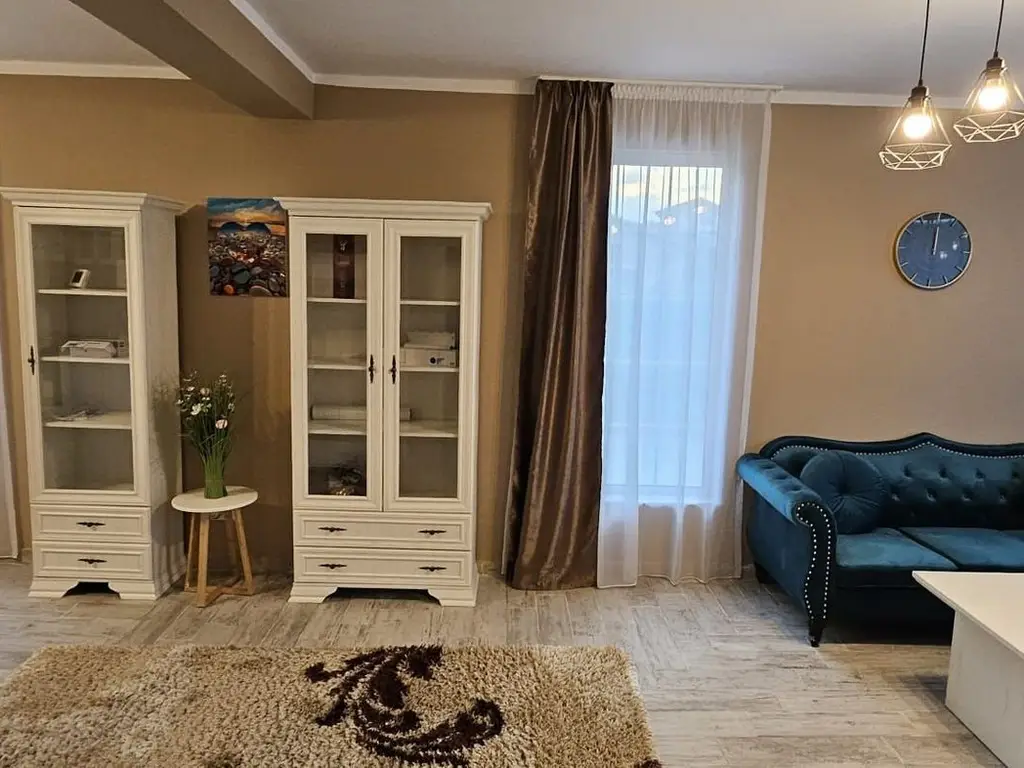 De inchiriat, vila noua - Bariera  Traian - Lacul Brates