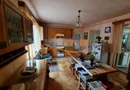 Proprietate individuala-3 apartamente,spatiu comercial,garaje,gradina,curte