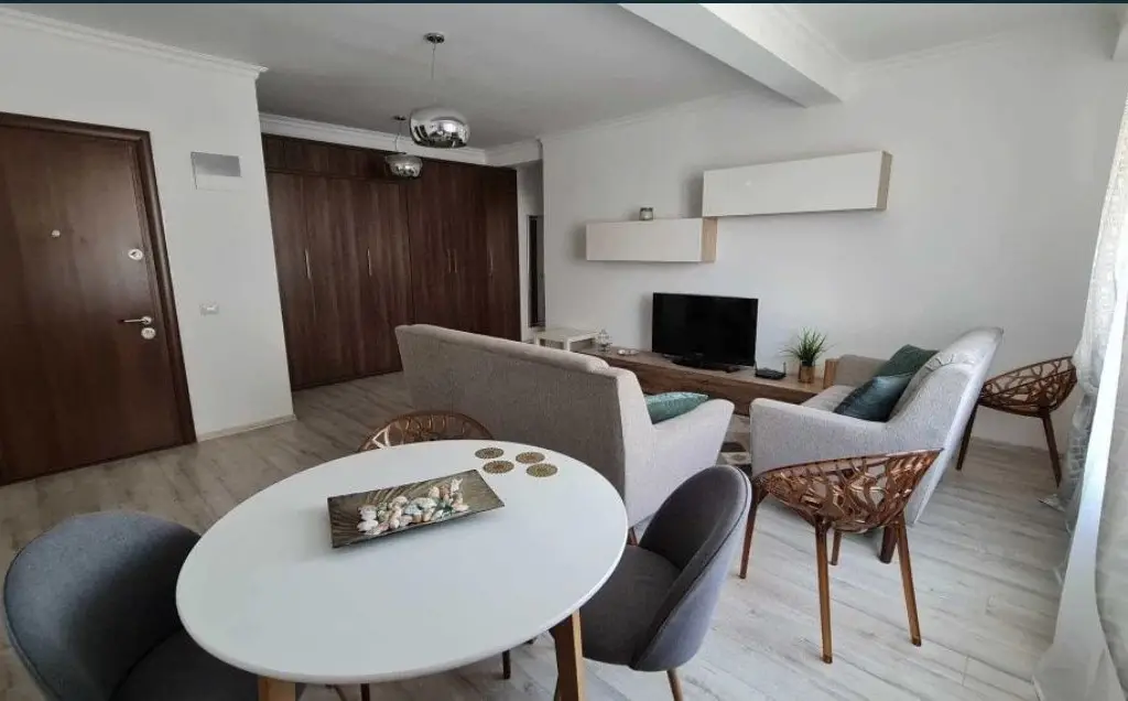 Vand apartament 2 camere