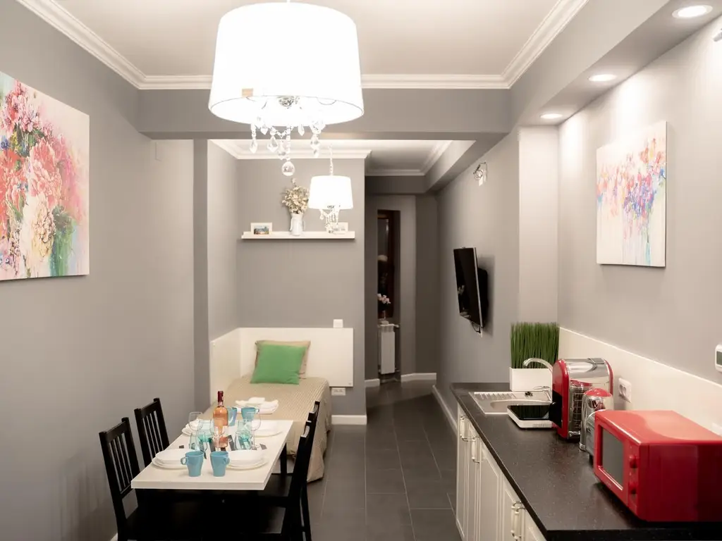 Universitate apartament 5 camere 220 mp de inchiriat