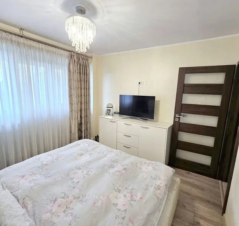 Apartament 2 camere decomandat de vânzare – Mazepa – 57 mp