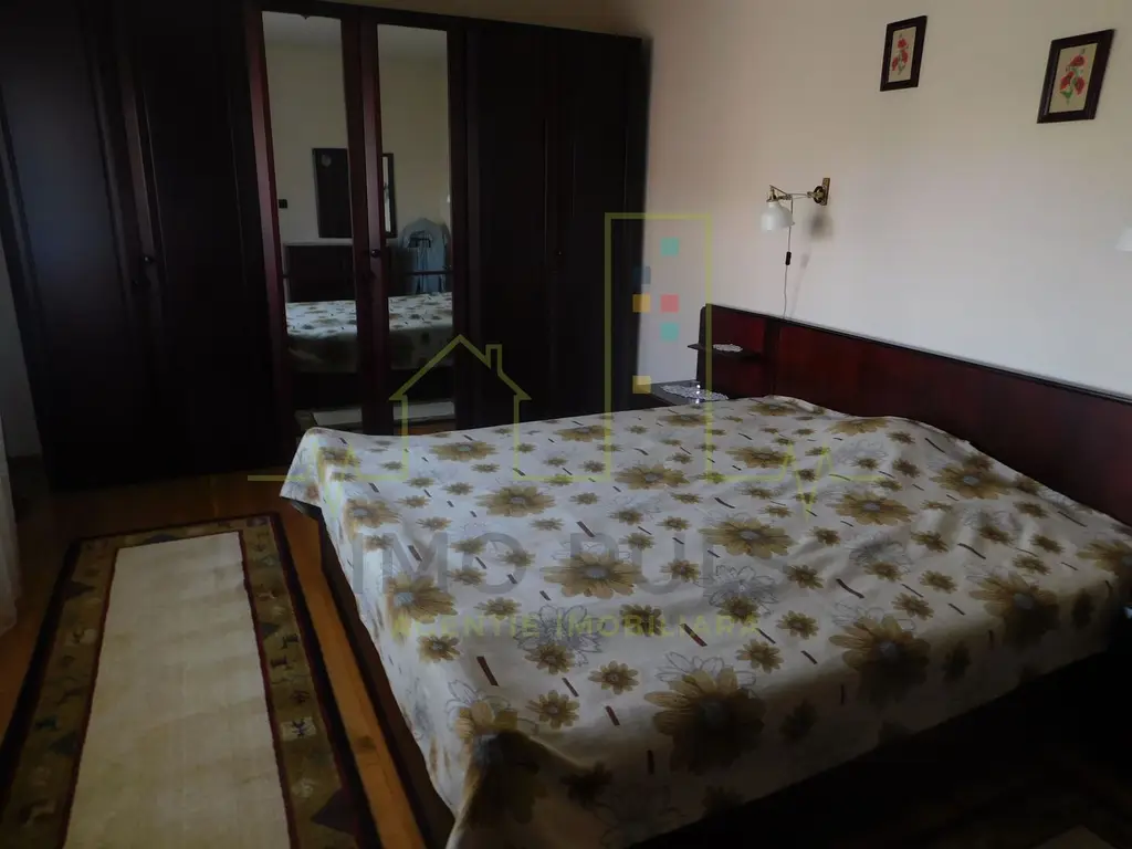 Casa individuala in oras. Mobilata si Utilata.Panouri solare