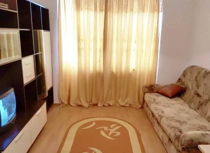 De vanzare garsoniera micro 40, et. 3/3, 27.000 euro