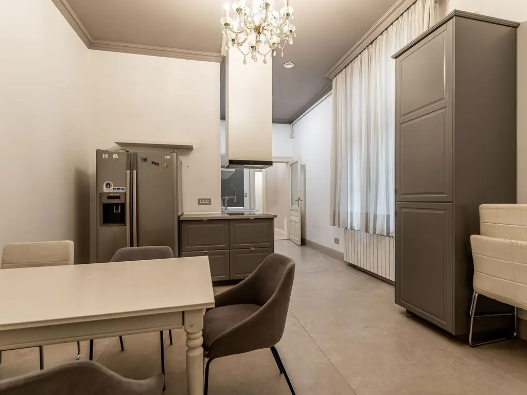 Apartament spatios cu 3 camere de LUX pe Metianu Comision 0