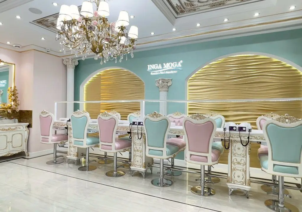Vanzare Salon Infrumusetare de lux in Baneasa