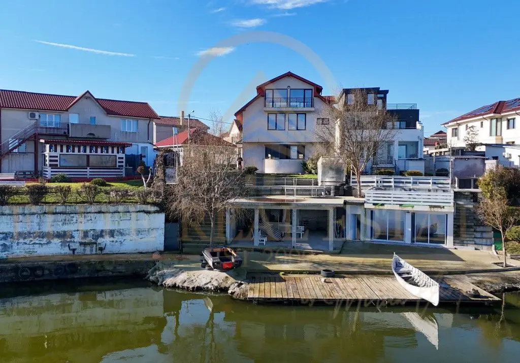 Năvodari - Casă exclusivistă cu ponton privat – Primul rând la lac