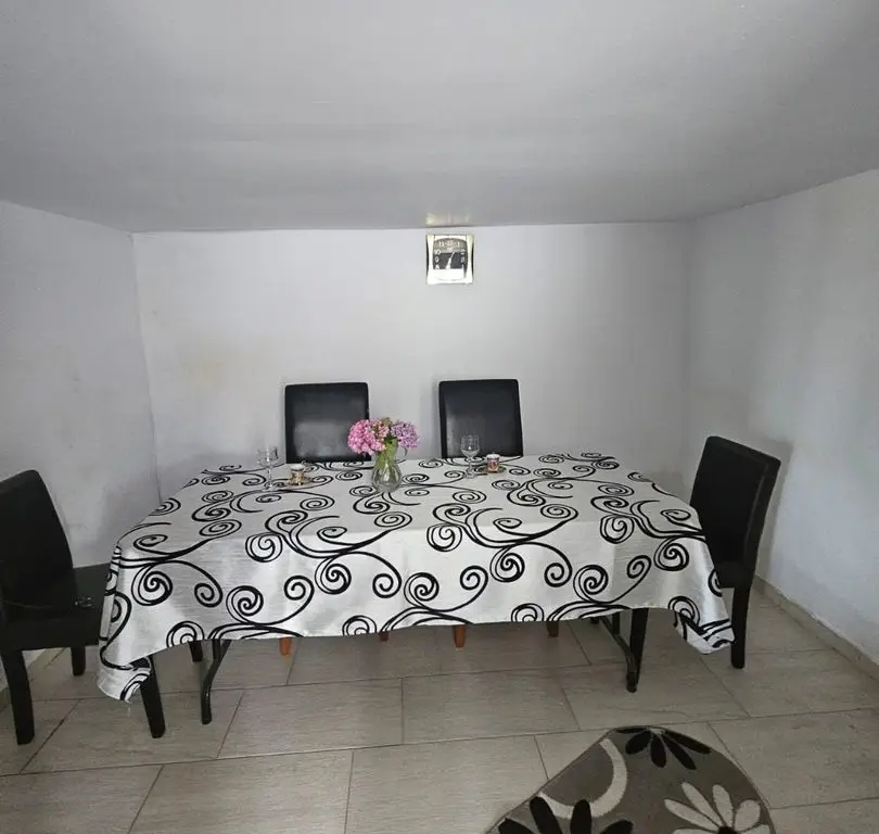 Casa si teren 3500 mp, Stefanesti - Golesti