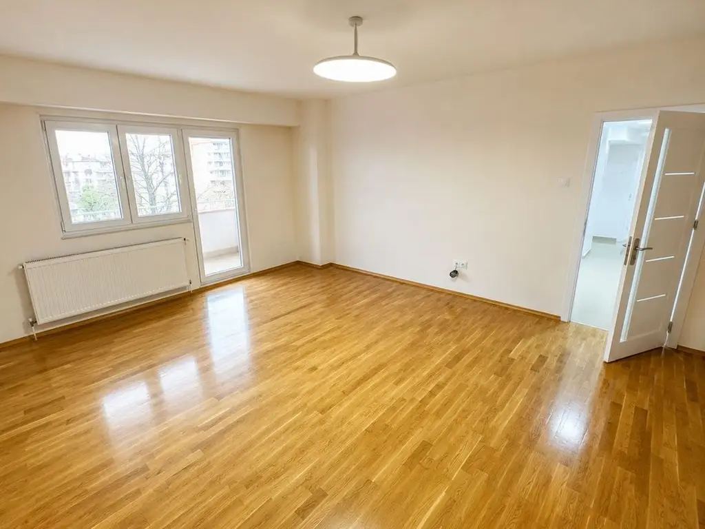 Apartament 2 camere decomandat, complet renovat, garaj inclus Aradului