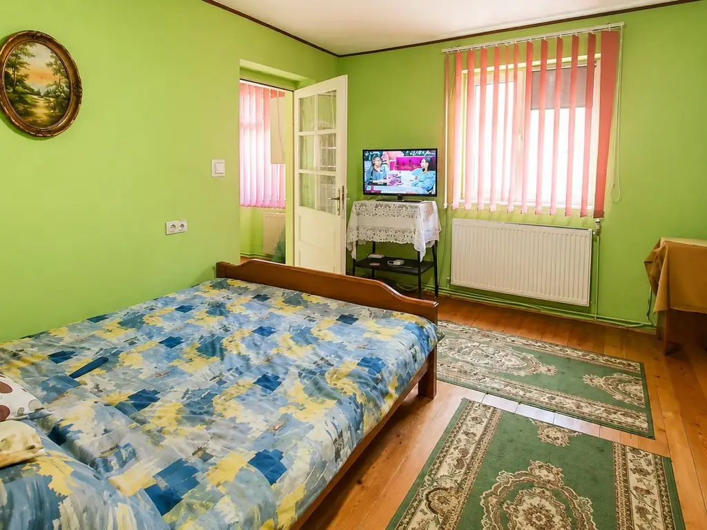 Casă individuală, teren generos de 1.348mp, poziție centrală, Giarmata