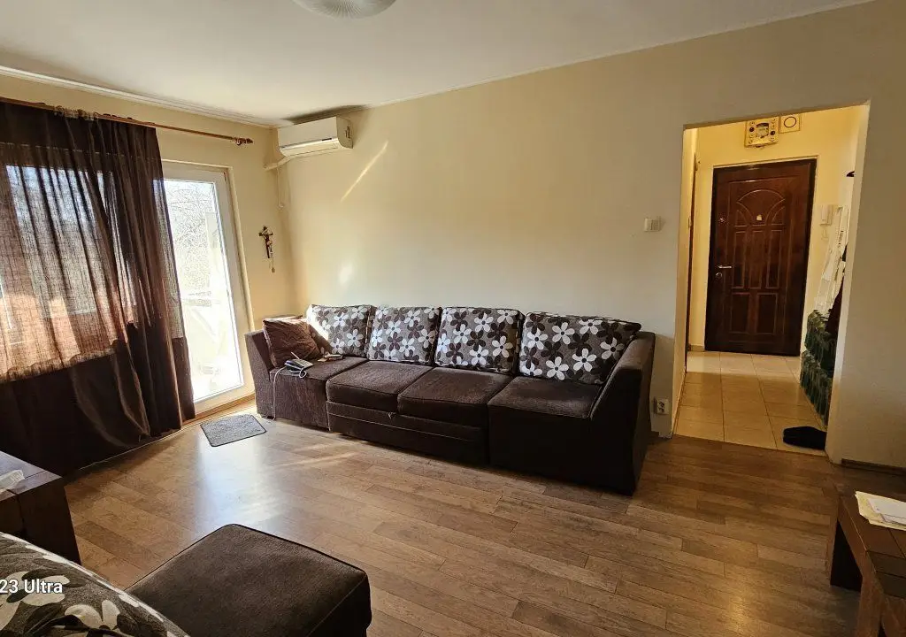 Apartament 4 Camere , et.3/4, Berceni-Racovita