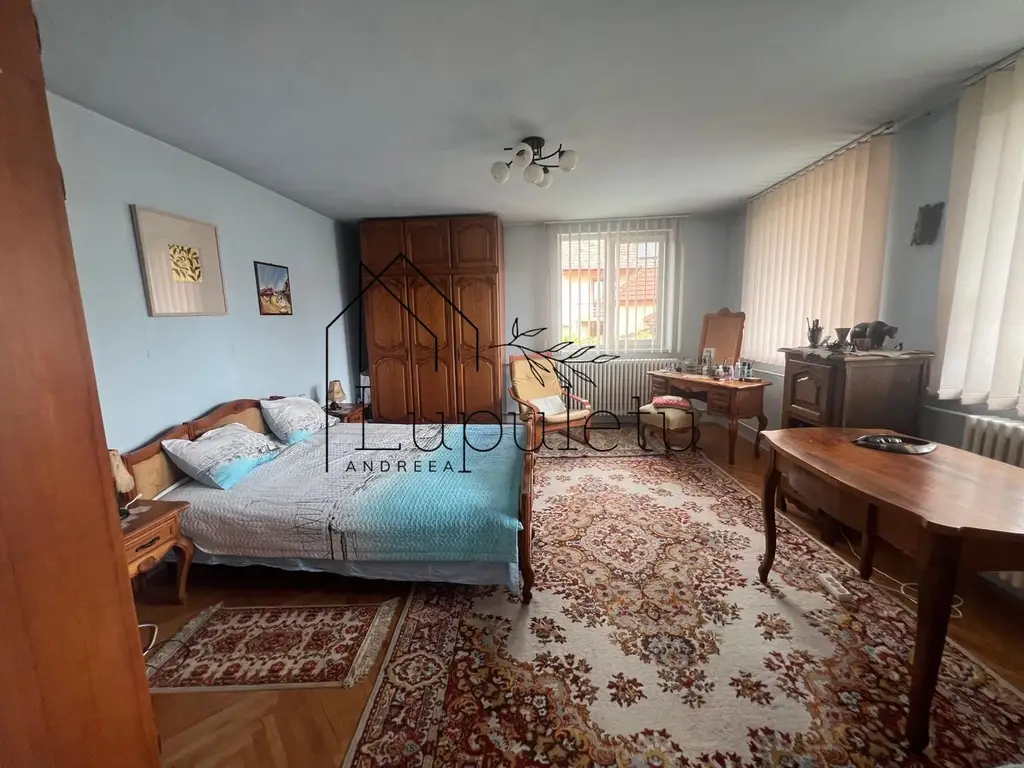 Casă de Vanzare | 200 MPU | Teren 305 MPU | Ultracentral