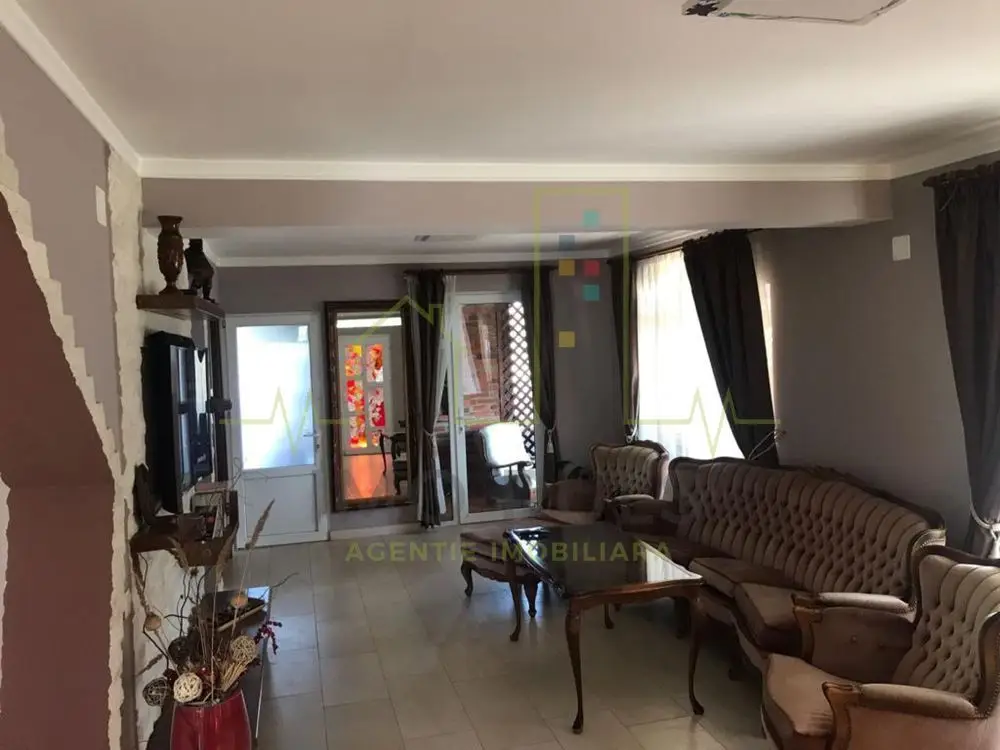 Casa individuala in Sanmihaiu Roman cu 4 camere. Panouri solare.