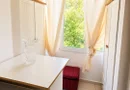 Apartament cochet cu 2 camere, situat la etajul 1 (Zona Dacia)
