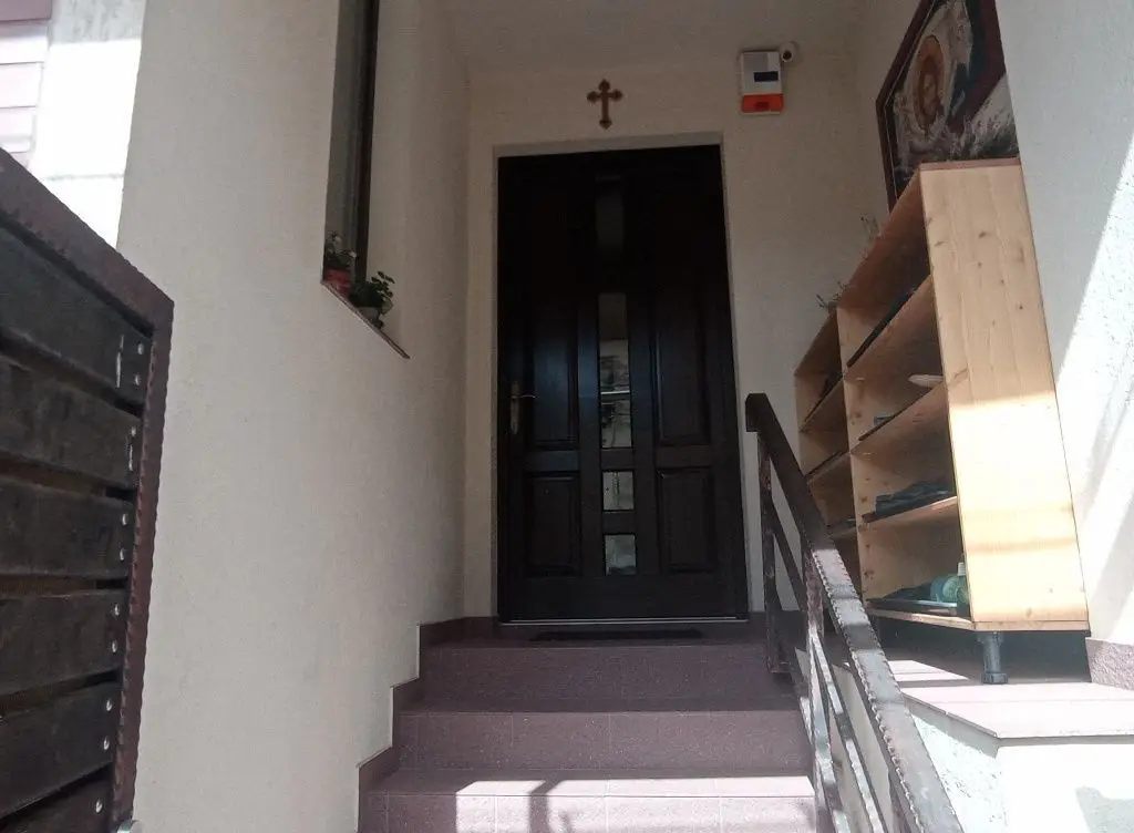 Casa unifamiliala pretabil sediu firma în cartierul Vatra Luminoasa