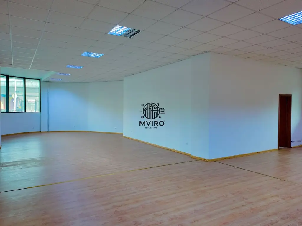 Spatiu comercial / birouri de 500 m2 - Open space de inchiriat la parter
