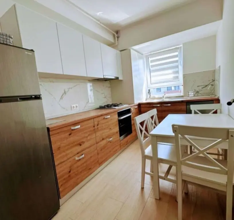 De vânzare Apartament 2 camere mobilat cu parcare și boxă Avantgarden 3
