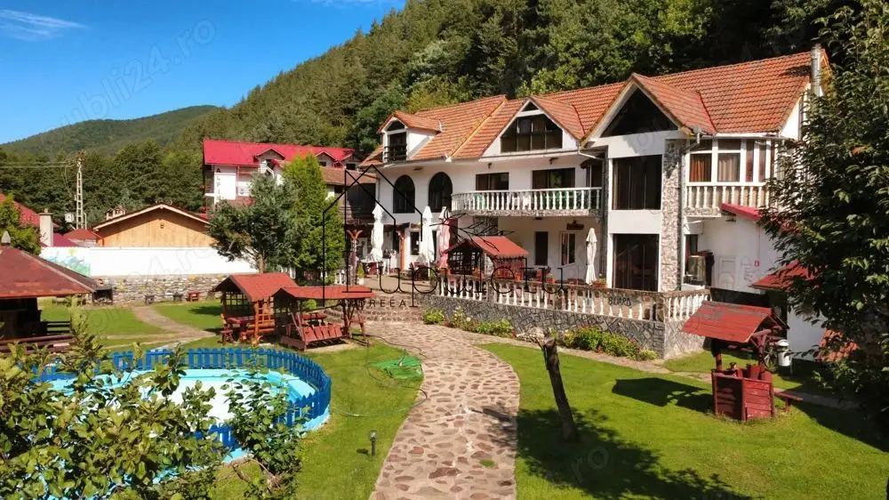 Pensiune de vânzare | 400 MPU | 10 Camere | Rasinari - Curmatura