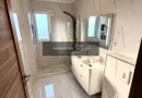 Apartament de vanzare cu 3 camere, 2 bai, balcon, garaj