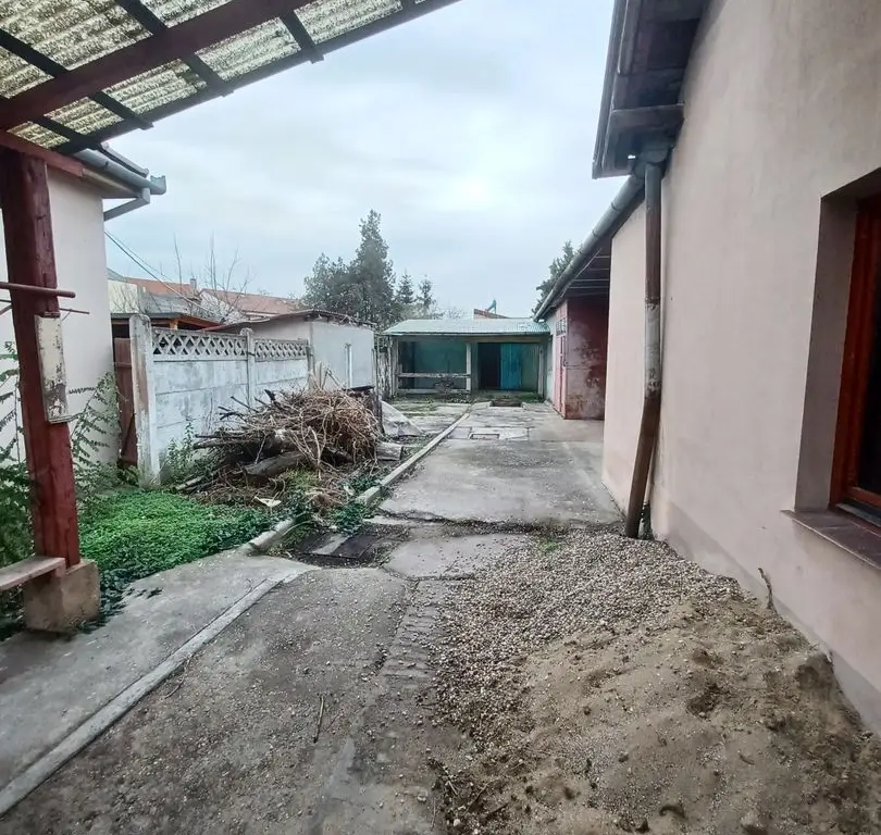 Casă, singur în curte, 500 mp, Muntele Găina. 157 000 E. Comision 0.