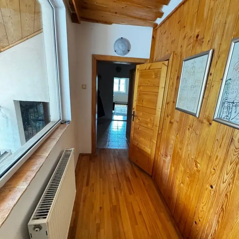BRASADAS vinde casa în zona Titulescu.