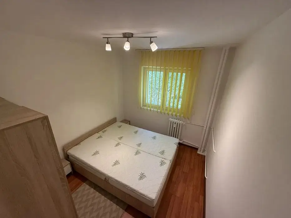 Apartament de Vanzare - 2 Camere - Aparatorii Patriei - 50 mp