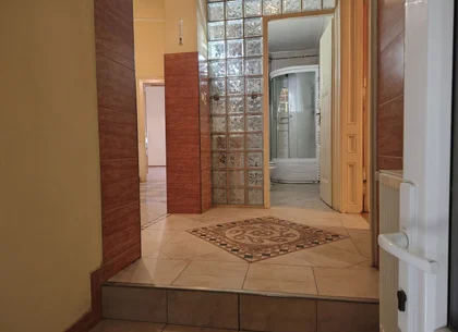 Apartament la casă cu front stradal, str. M. Eminescu. 119 900 E.