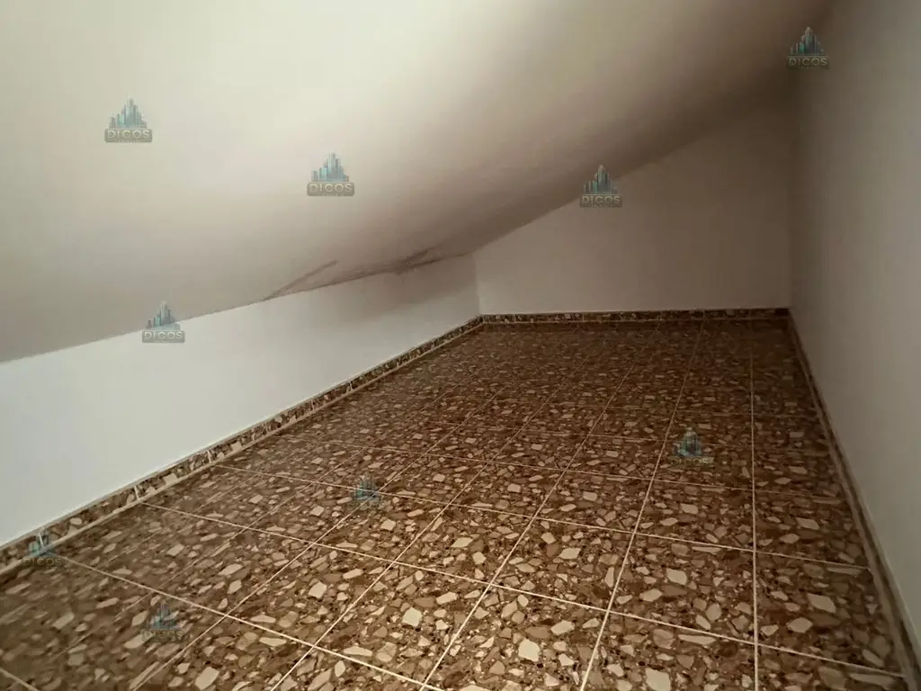 Vilă de vânzare 1500 mp teren