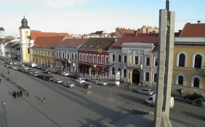 Apartament 3 camere, finisat, 75 mp si pod mansardabil, Bulevardul Eroilor