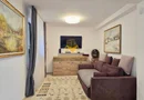 Casă modernă de vânzare, curte, 6 camere, parcare, Zona Vivo, Florești