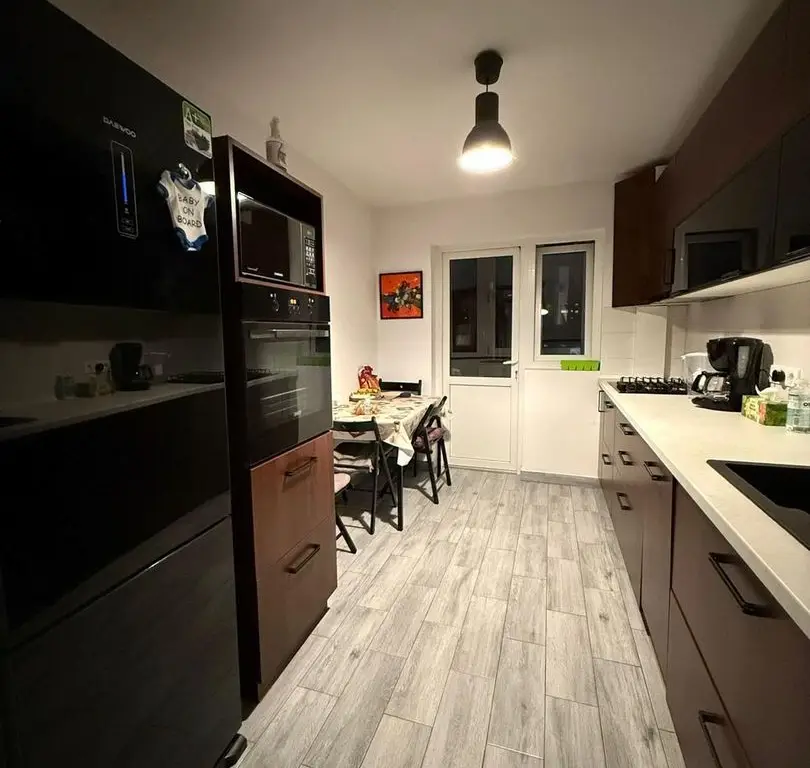 Apartament 4 camera Crangasi