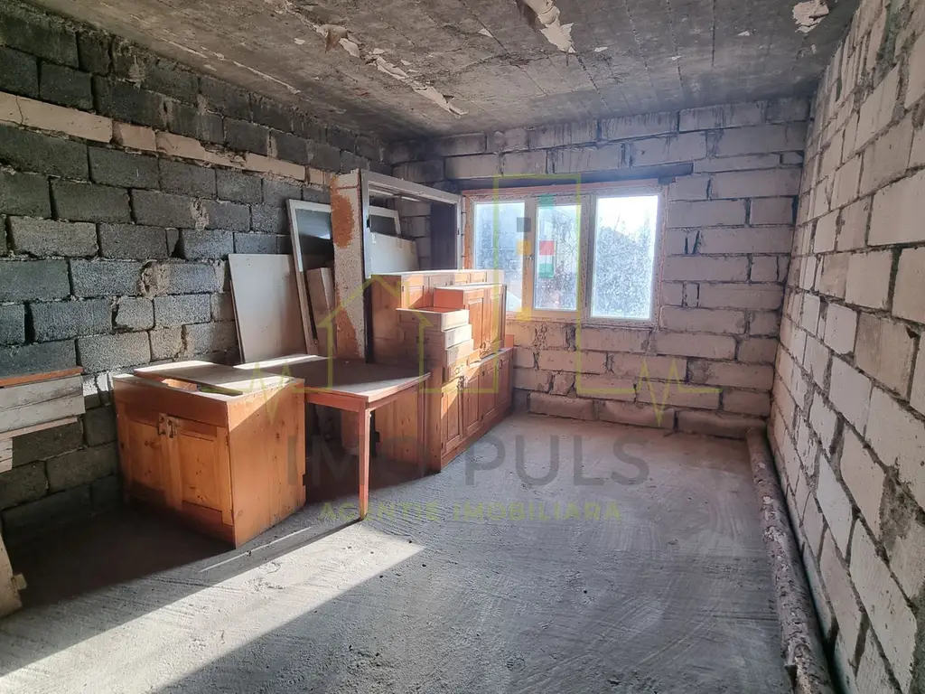 1/2 Duplex in centrul localitati Utvin.
