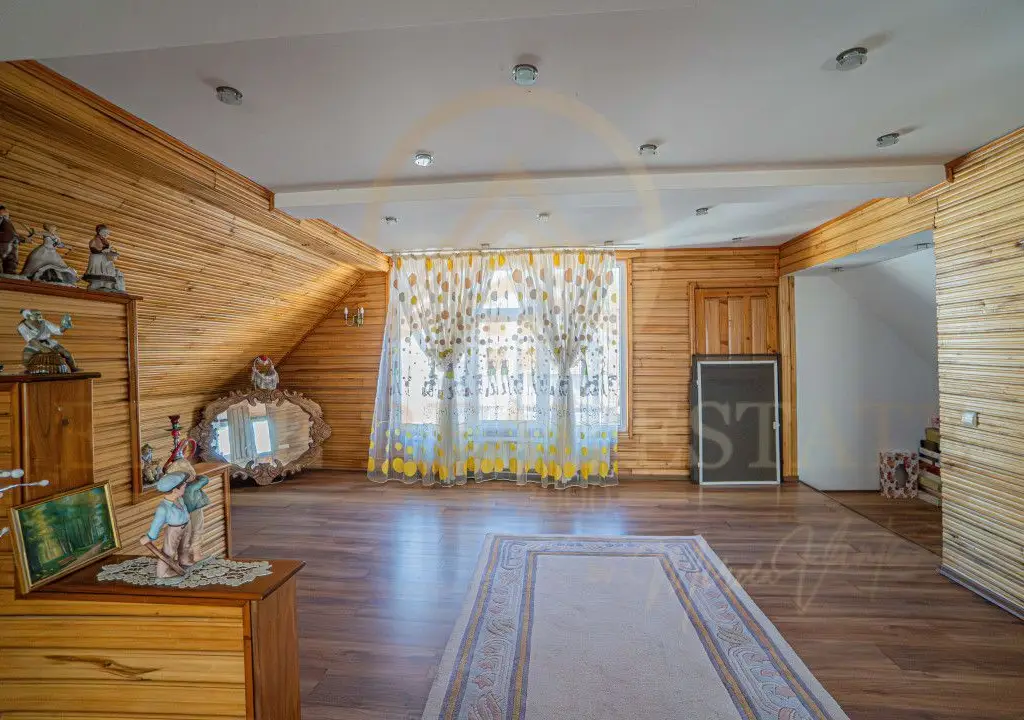 Agigea - Vila D+P+1E+M pe un teren de 772 mp cu o deschidere de 21,46 m.